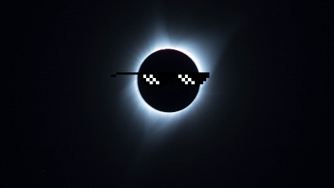 How does the moon cut his hair? Eclipse it!